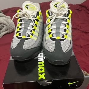 Size 9 Air max 95 OG NEON 2020